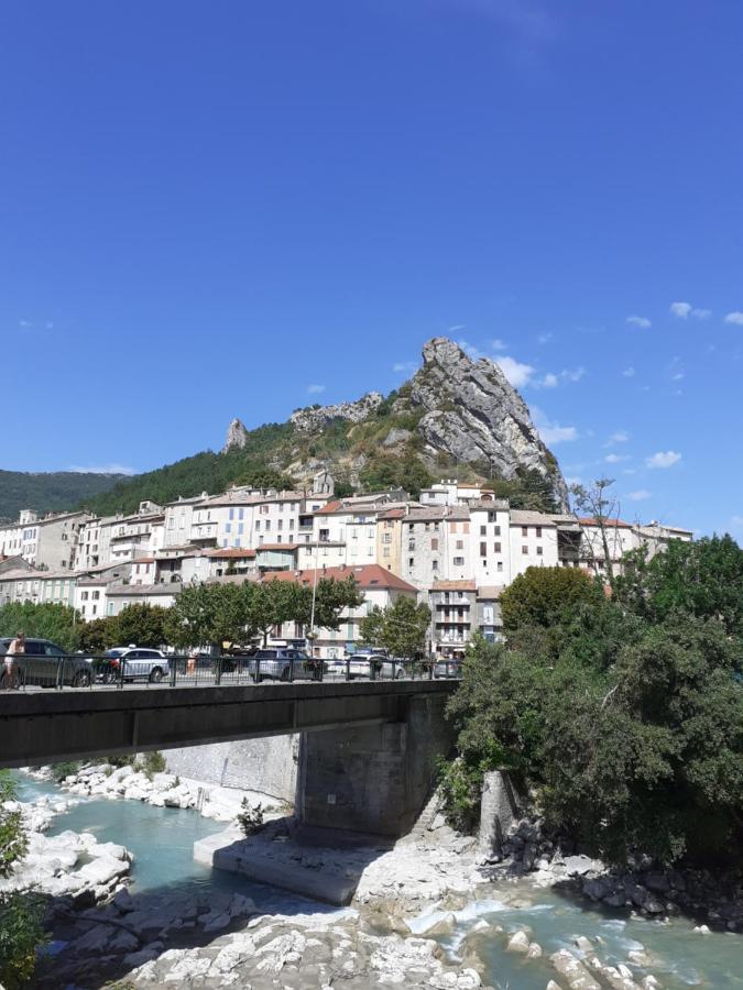 Rose Des Alpes Bed & Breakfast แซร์ ภายนอก รูปภาพ