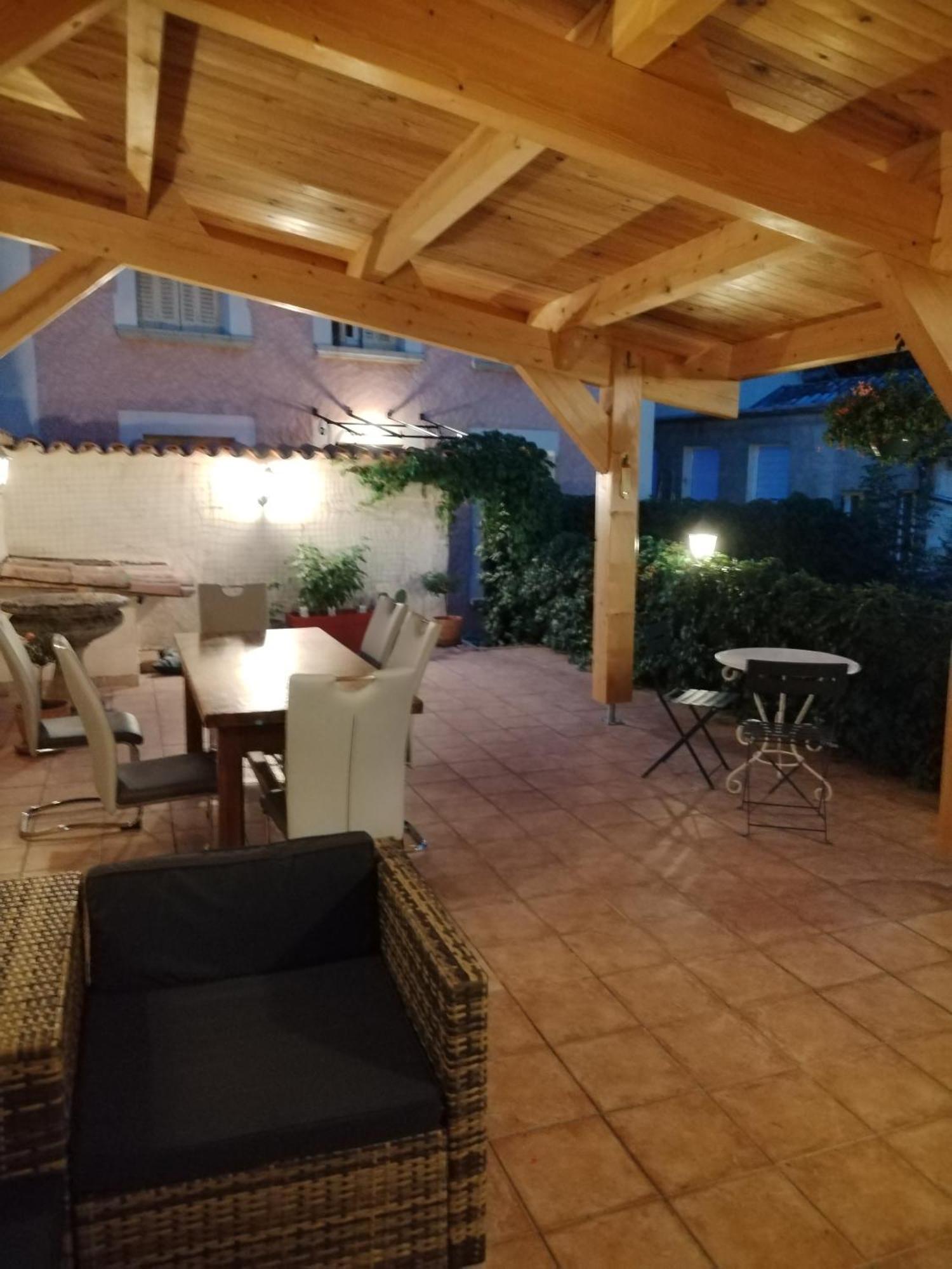 Rose Des Alpes Bed & Breakfast แซร์ ภายนอก รูปภาพ